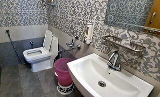 Goroomgo GP Mall Road Nainital