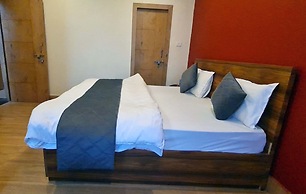 Goroomgo GP Mall Road Nainital