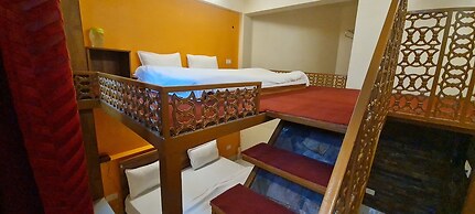 Goroomgo GP Mall Road Nainital