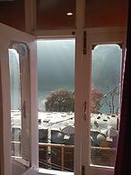 Goroomgo GP Mall Road Nainital