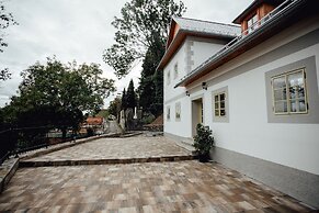 Resla Residence