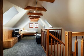 Resla Residence