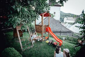 Resla Residence