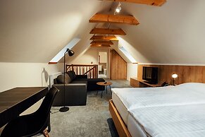 Resla Residence