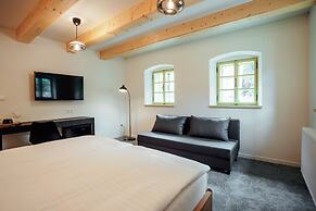 Resla Residence