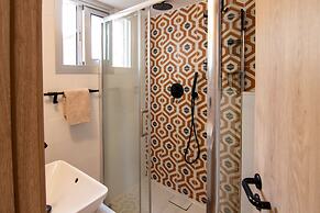 Phaedrus Living: Seaview Studio Suite Lighthouse 52