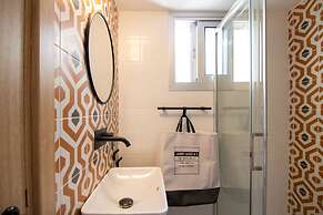 Phaedrus Living: Seaview Studio Suite Lighthouse 52