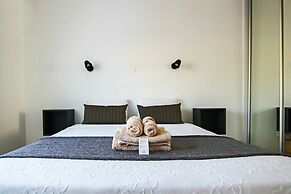 Phaedrus Living: Seaside Modern Flat Lighthouse 63