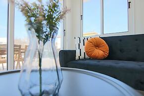 Phaedrus Living: Seaside Modern Flat Lighthouse 63