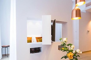 Ivory Apartment - LoftAffair