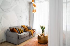 Ivory Apartment - LoftAffair