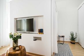 Ivory Apartment - LoftAffair