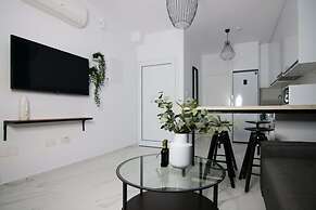 Phaedrus Living: Seaside Romantic Flat Limnaria123