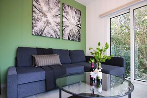 Phaedrus Living: Seaside Modern Flat Limnaria 123