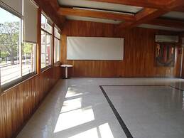 Hotel Lacantum by Rotamudos