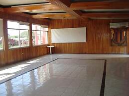 Hotel Lacantum by Rotamudos