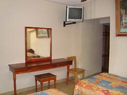 Hotel Lacantum by Rotamudos