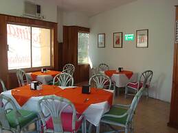 Hotel Lacantum by Rotamudos