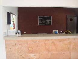 Hotel Lacantum by Rotamudos