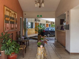 Hotel Lacantum by Rotamudos