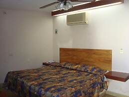 Hotel Lacantum by Rotamudos