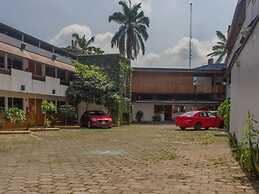 Hotel Lacantum by Rotamudos