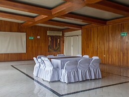 Hotel Lacantum by Rotamudos