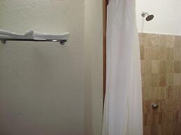 Hotel Lacantum by Rotamudos