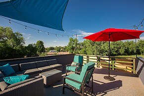 Swanky Townhome near Old Town, Breweries & River!