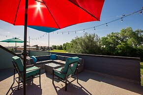 Swanky Townhome near Old Town, Breweries & River!