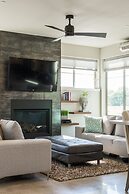 Swanky Townhome near Old Town, Breweries & River!