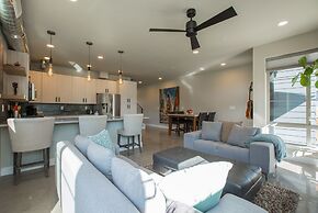 Swanky Townhome near Old Town, Breweries & River!