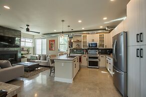 Swanky Townhome near Old Town, Breweries & River!