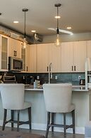 Swanky Townhome near Old Town, Breweries & River!