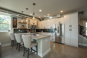Swanky Townhome near Old Town, Breweries & River!