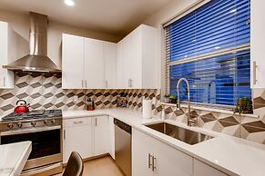 Old Town Swank - Brand New To Brewery District!