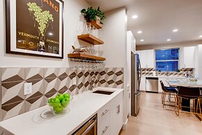 Old Town Swank - Brand New To Brewery District!