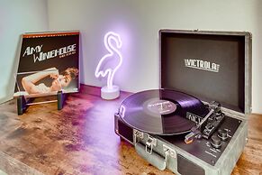 Old Town Swank - Brand New To Brewery District!