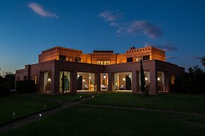 Luxury Services In This Beautiful Villa In Marrakech