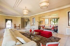 Luxury Services In This Beautiful Villa In Marrakech