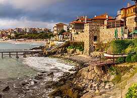 Room in Apartment - Elite Apartments is Located in the old Town of Pom