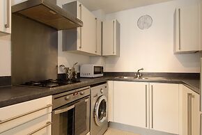 Karah Suites- Longhorn Avenue