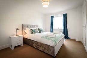 Karah Suites- Longhorn Avenue