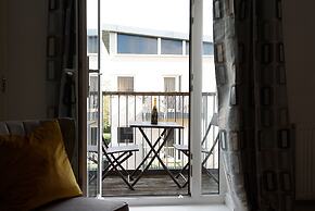 Karah Suites- Longhorn Avenue