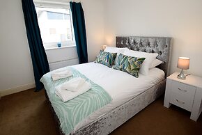 Karah Suites- Longhorn Avenue