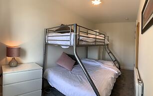 Beachside Home - Sleeps 5, Garden, Parking & Pets