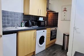 Beachside Home - Sleeps 5, Garden, Parking & Pets