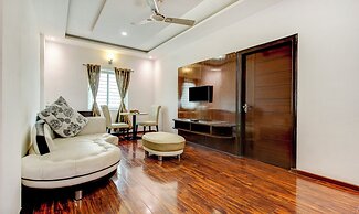 Treebo The Sai Leela Suites
