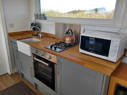 Cleeves Cabins, Ailsa Lodge With hot tub Luxury