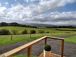 Cleeves Cabins, Ailsa Luxury Lodge With hot tub